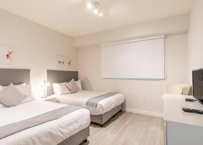 Golden Bay 402